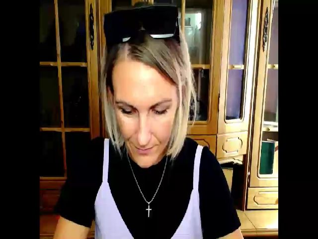 Live sex webcam photo for MiliEsiens #269170203