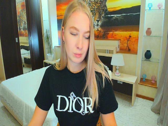 Live sex webcam photo for ElegantLook #269170435