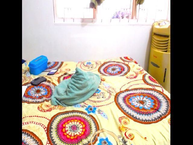 Live sex webcam photo for Jennysroom22 #269175666