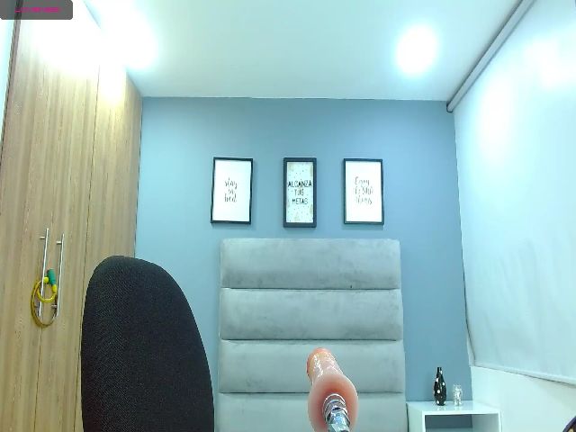 Live sex webcam photo for Lily_Evanx #269171383