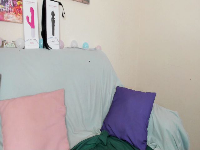 Live sex webcam photo for RubyWalsher #269174595