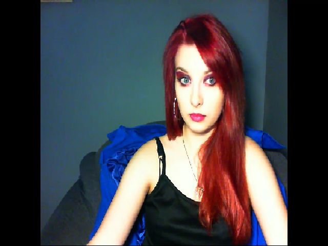 Live sex webcam photo for VirginLuna18 #269174270