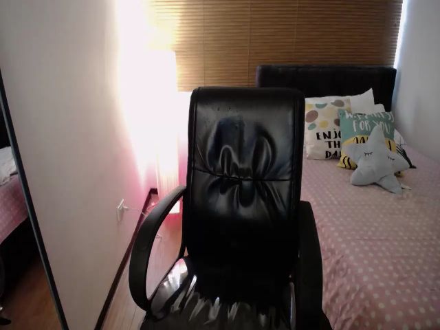 Live sex webcam photo for Kimjeniie #269179266