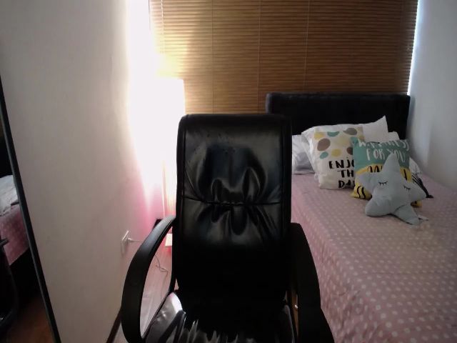 Live sex webcam photo for Kimjeniie #269179866
