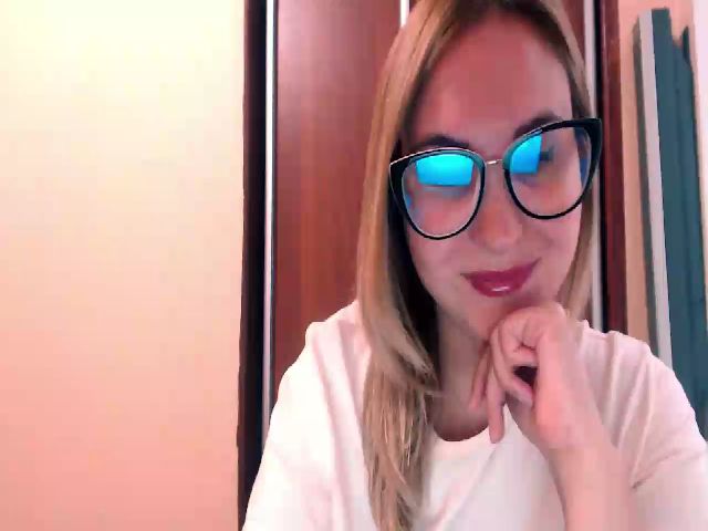 Live sex webcam photo for Kay_Lo #269174016