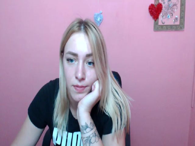 Live sex webcam photo for KetiLove_ #269175421