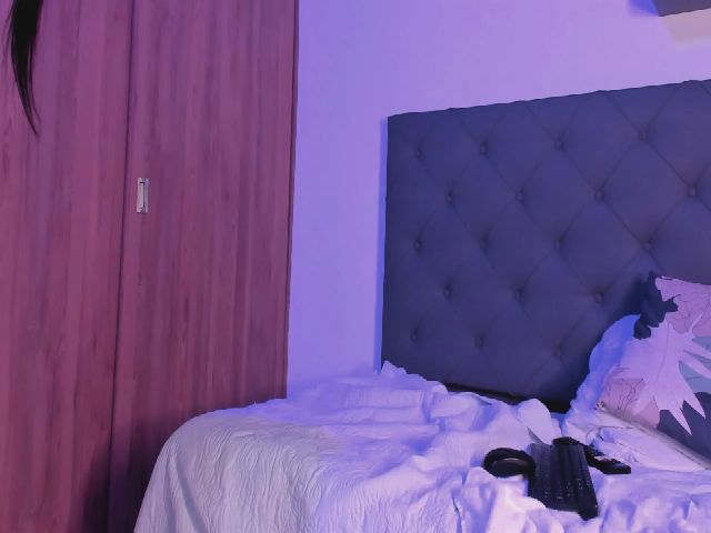 Live sex webcam photo for CaraCumings69 #269167088