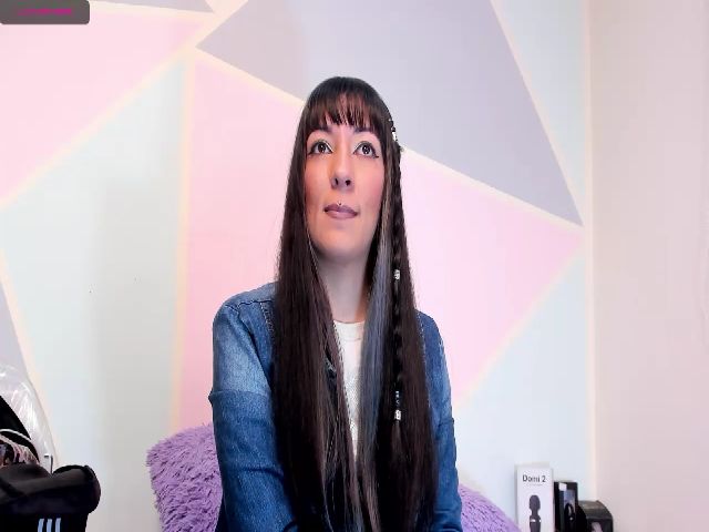 Live sex webcam photo for Violetatoo #269166251