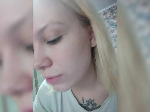 Live sex webcam photo for AlisaHoney #269177468