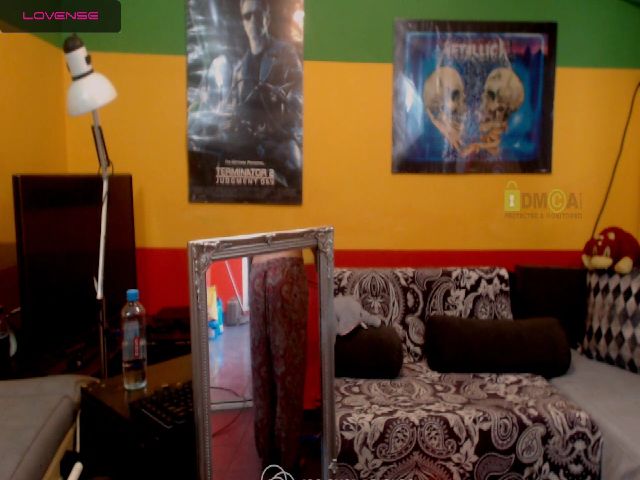 Live sex webcam photo for MisticaMissy #269171196