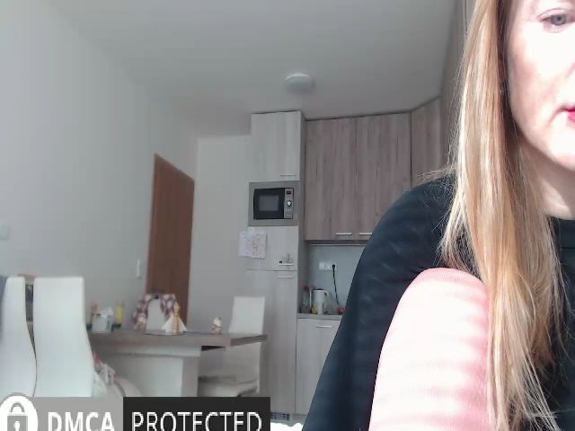Live sex webcam photo for Jennybadgirl #269169852
