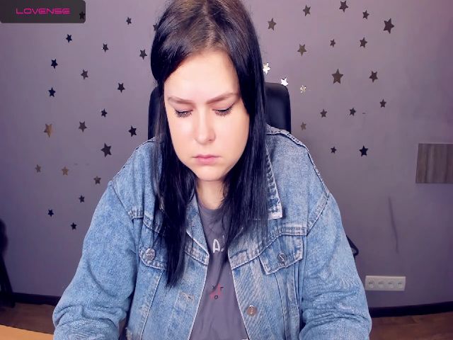 Live sex webcam photo for Sinnarey #269169974
