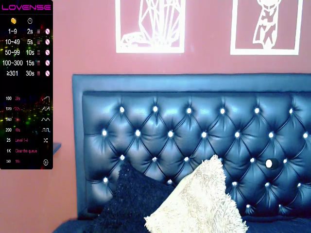 Live sex webcam photo for Kerri_femdom #269181905