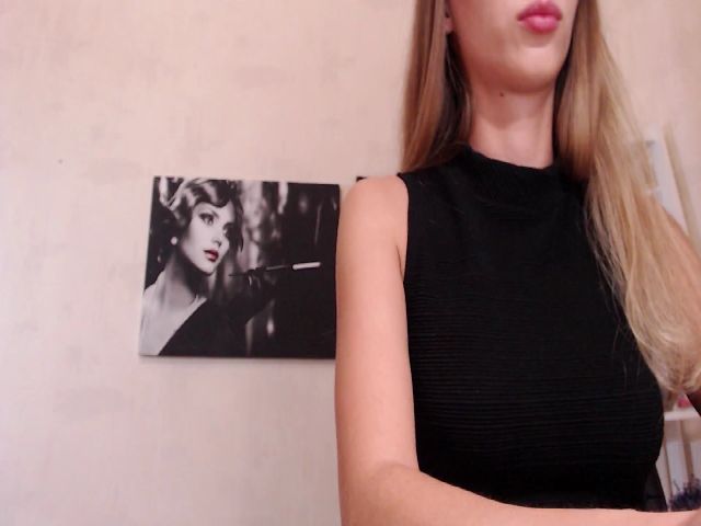 Live sex webcam photo for Helen_Blare #269175801