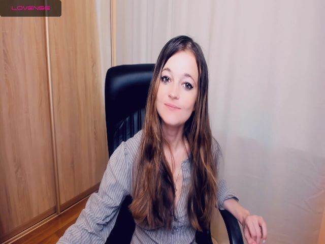 Live sex webcam photo for TinyKrisss #269169694