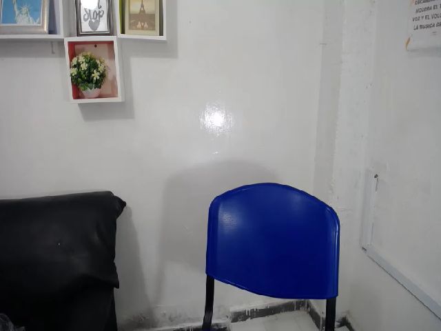 Live sex webcam photo for Brunaax18 #269167826