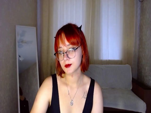 Live sex webcam photo for Star_Laura #269171923