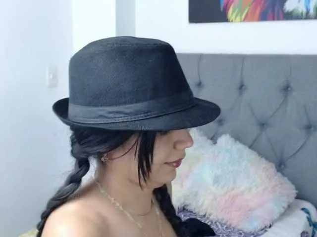 Live sex webcam photo for laravera07 #269178840