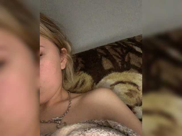 Live sex webcam photo for YourDreamms #269172405