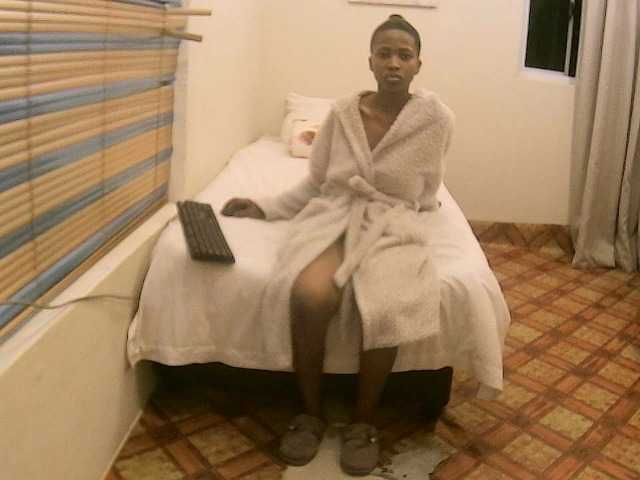 Live sex webcam photo for Yolie6266 #269178867