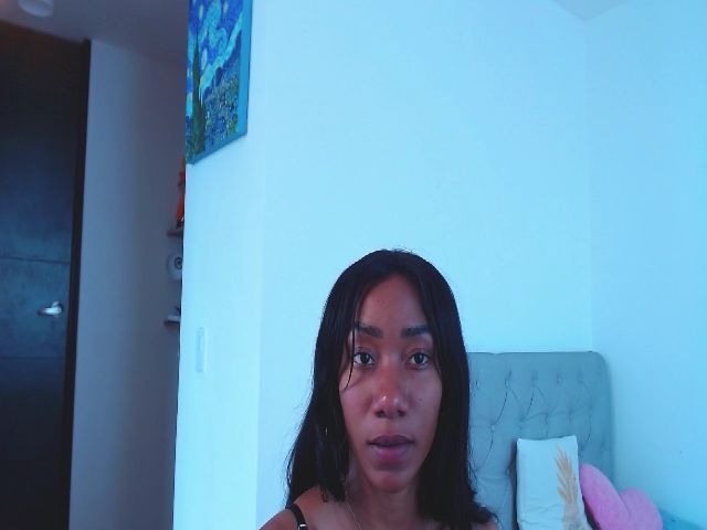 Live sex webcam photo for Nia_smith1 #269180339