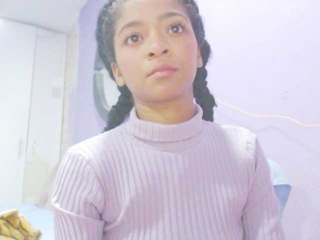 Live sex webcam photo for charlote-15 #269188800