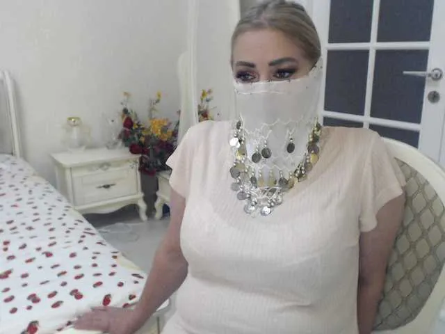 Live sex webcam photo for mirage40 #269198544