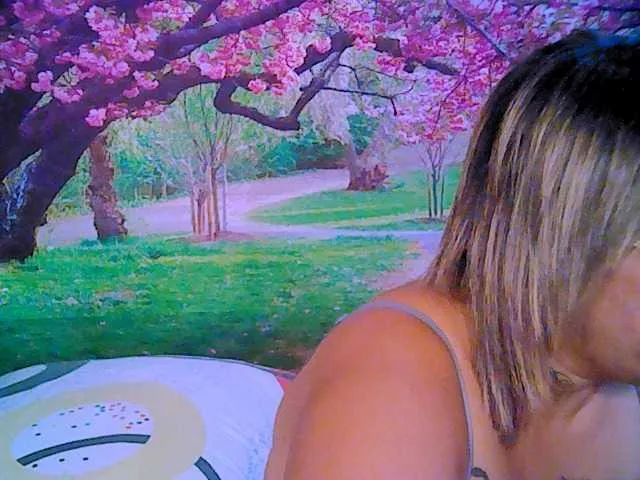 Live sex webcam photo for indianroxy #287933279