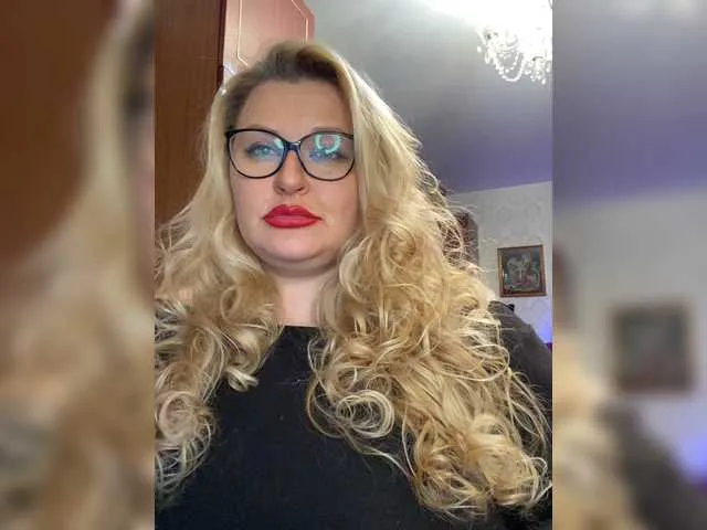 Live sex webcam photo for WifeyNusha #269198207