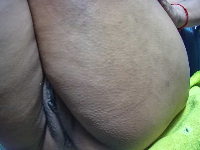 Live sex webcam photo for sarah-hot #269183036