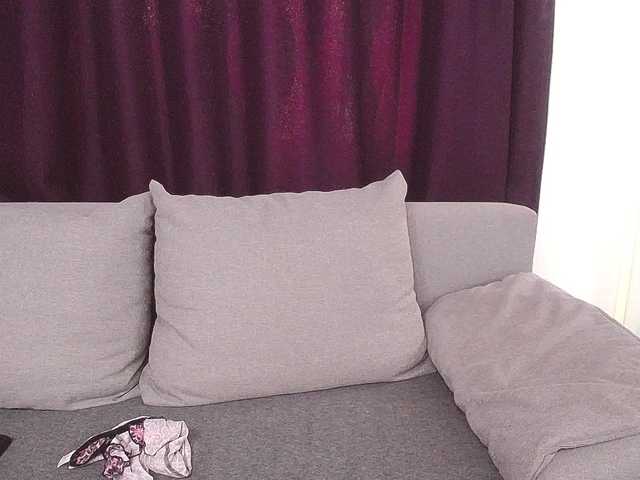 Live sex webcam photo for O-Queen #269193070