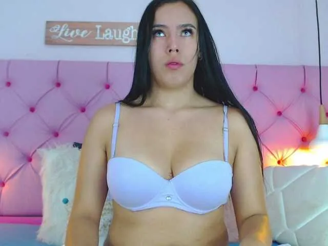 Live sex webcam photo for lizzarobert #269193579
