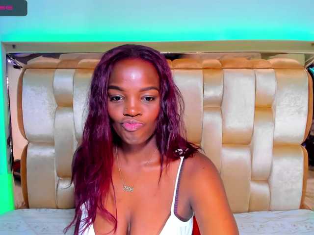 Live sex webcam photo for vickyquinn #269193532