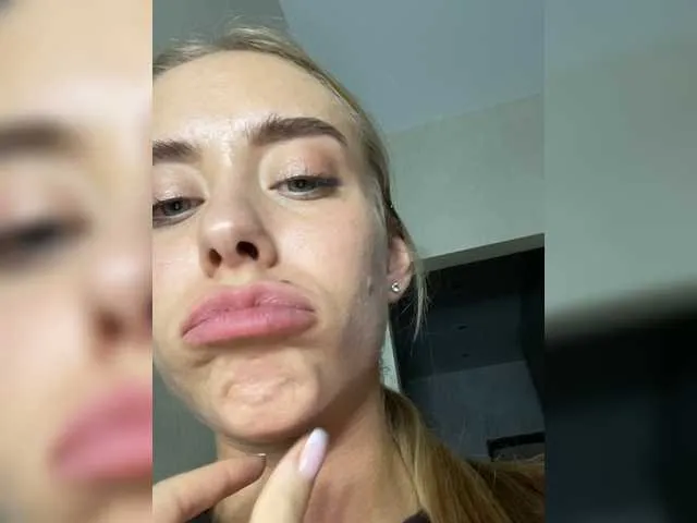 Live sex webcam photo for MikaMurrr #269182665