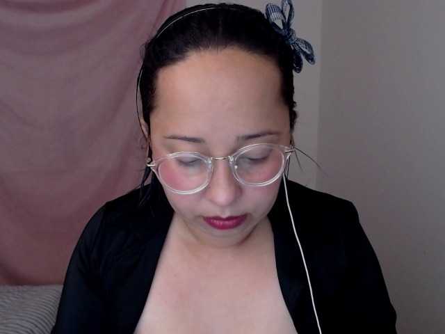 Live sex webcam photo for Ailyn88 #269184123