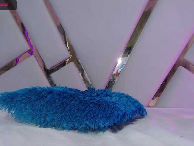 Live sex webcam photo for katysweett #269198936