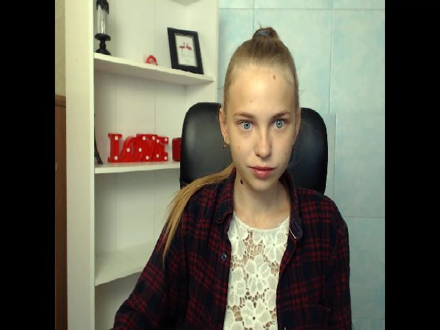 Live sex webcam photo for SshyTeen #269187369