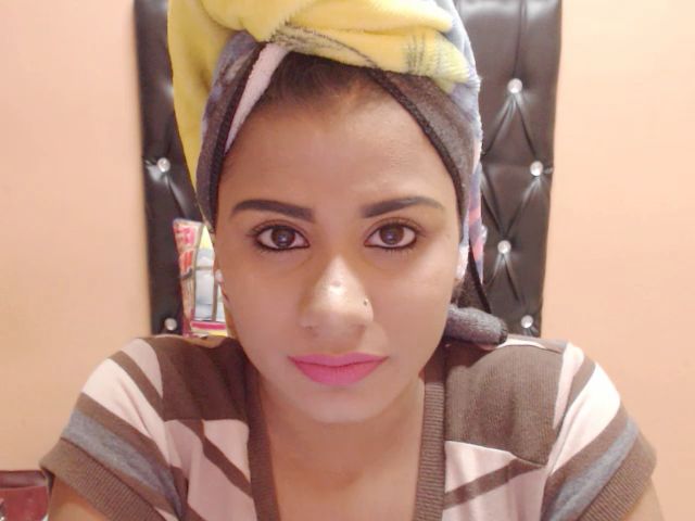 Live sex webcam photo for PARADISEQEEN #269194536