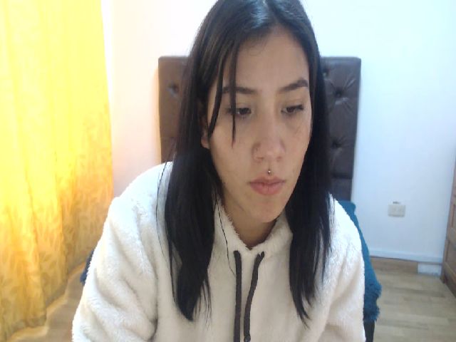 Live sex webcam photo for Emmaafox #269196960