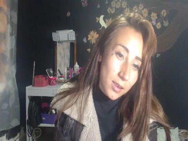 Live sex webcam photo for Scarlet_tatto #269185579