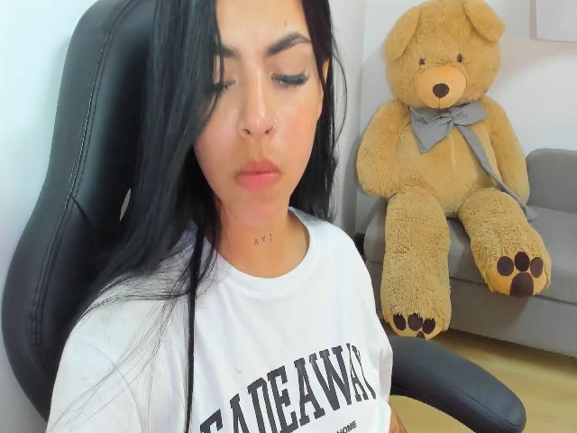 Live sex webcam photo for Miss_kim18 #269185491