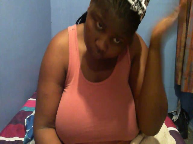 Live sex webcam photo for LaraLovesU #269186307