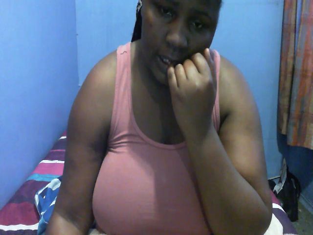 Live sex webcam photo for LaraLovesU #269186620