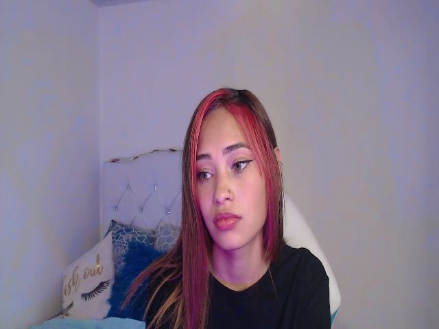 Live sex webcam photo for Charlotteh0 #269186783