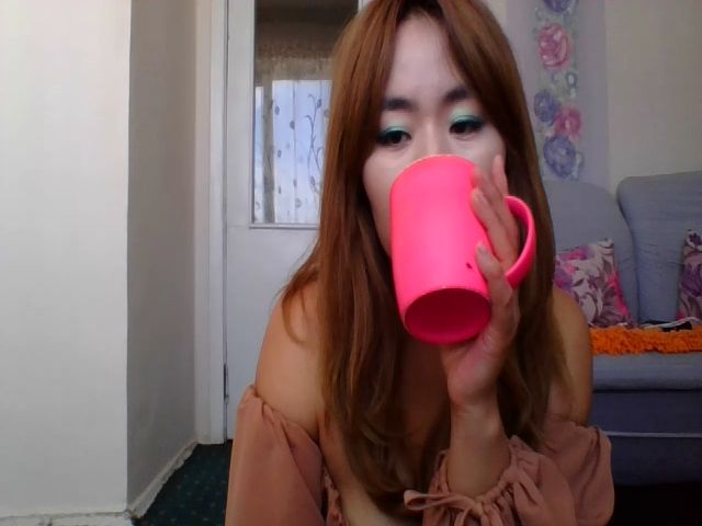 Live sex webcam photo for AsianDoll2000 #269187474