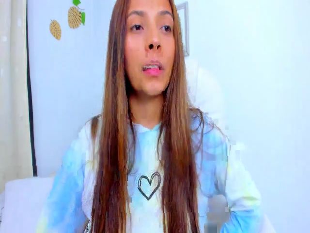 Live sex webcam photo for Luckyclover_ #269185415