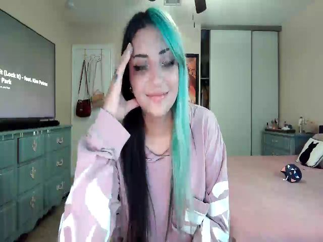 Live sex webcam photo for Sallylyn #269203931