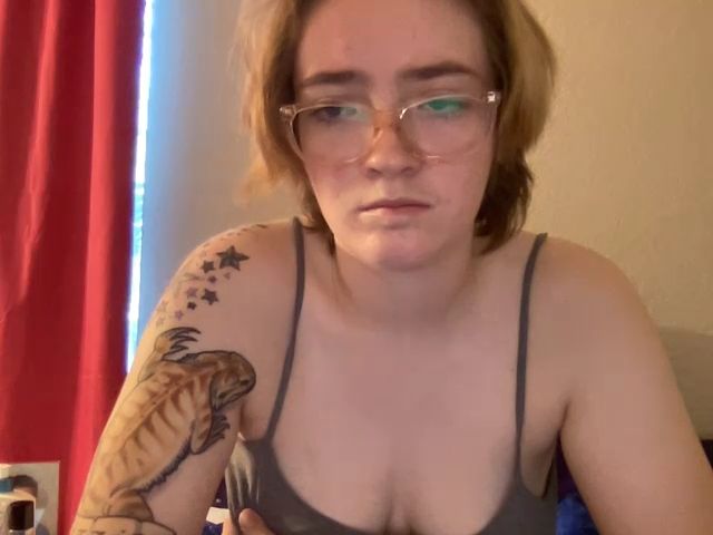 Live sex webcam photo for CandyBurger #269204014