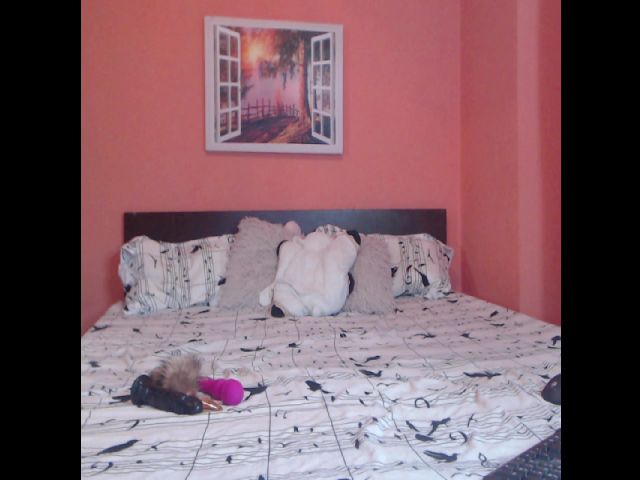 Live sex webcam photo for SexxyRuby #269187330