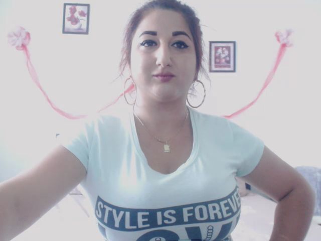 Live sex webcam photo for KinkyMyax #269191314